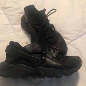 Nike Huarache- Black